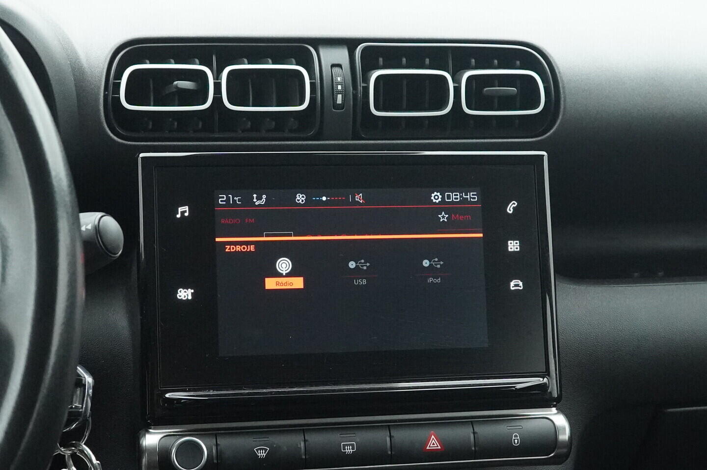 OZ190V01381_28.webp_C3 AIRCROSS  1.2  60 kW manuál