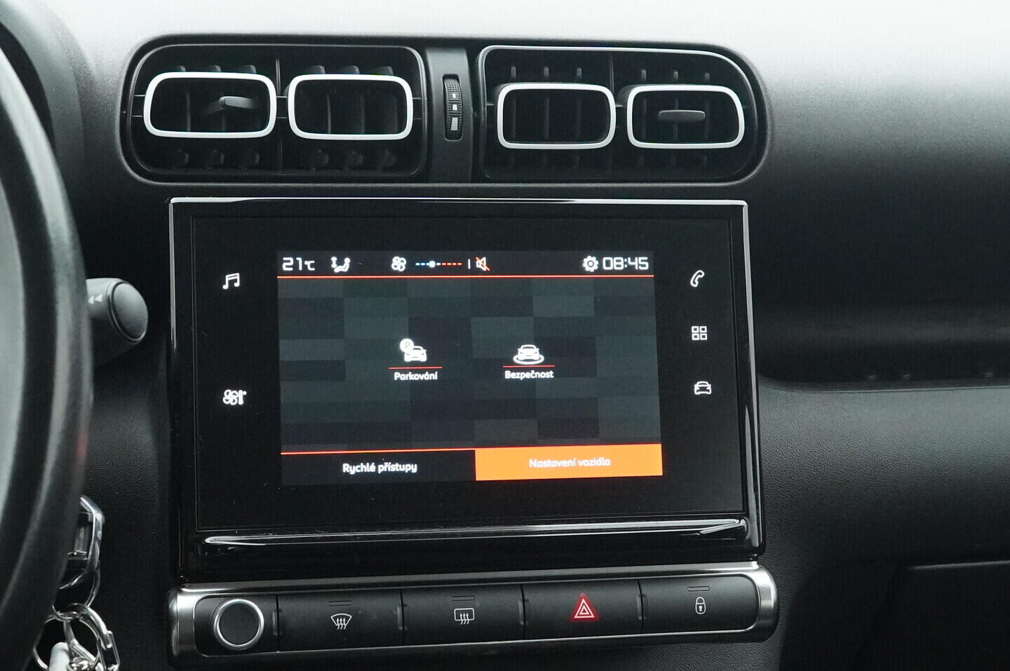 OZ190V01381_30.webp_C3 AIRCROSS  1.2  60 kW manuál