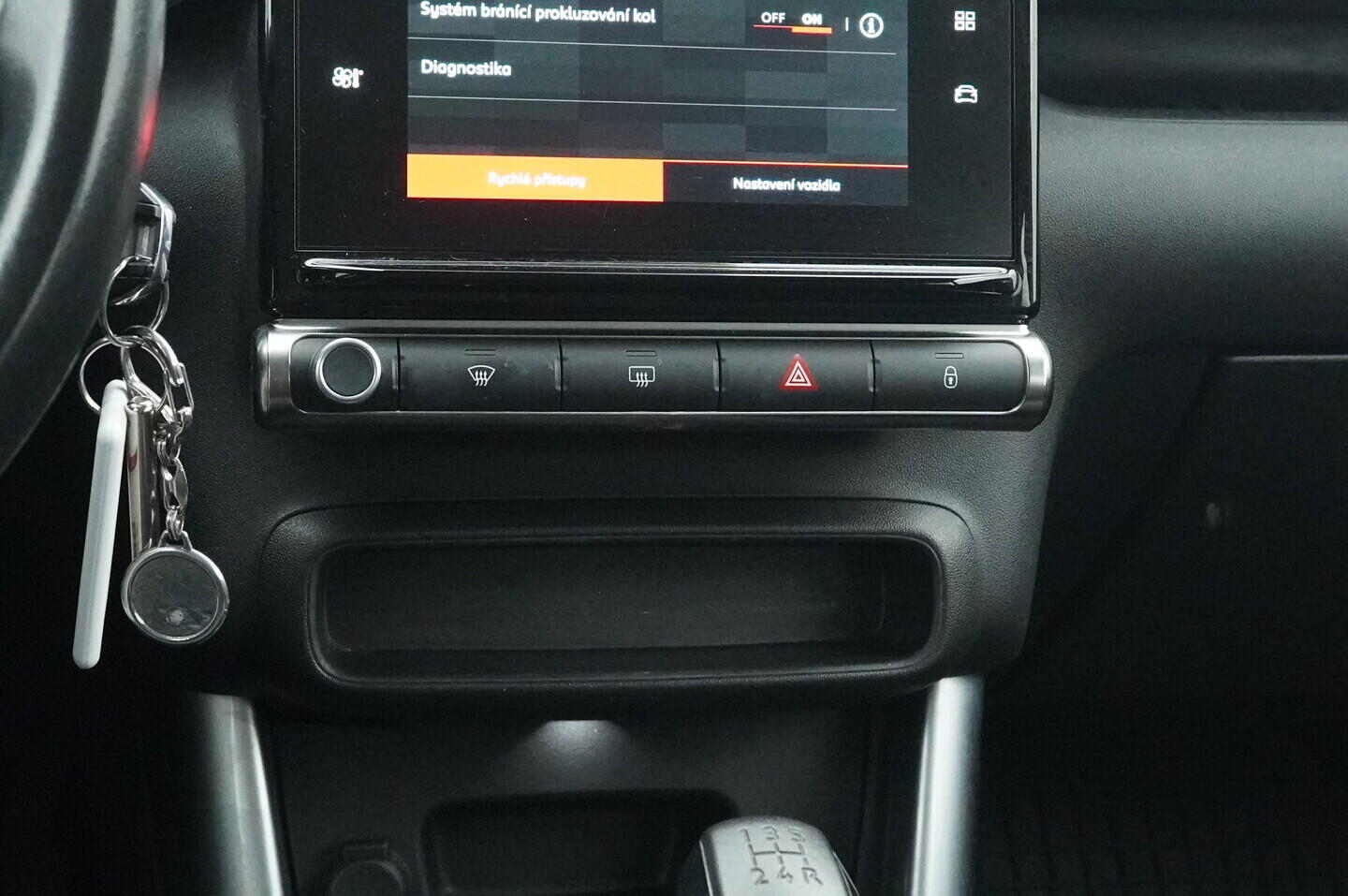 OZ190V01381_32.webp_C3 AIRCROSS  1.2  60 kW manuál