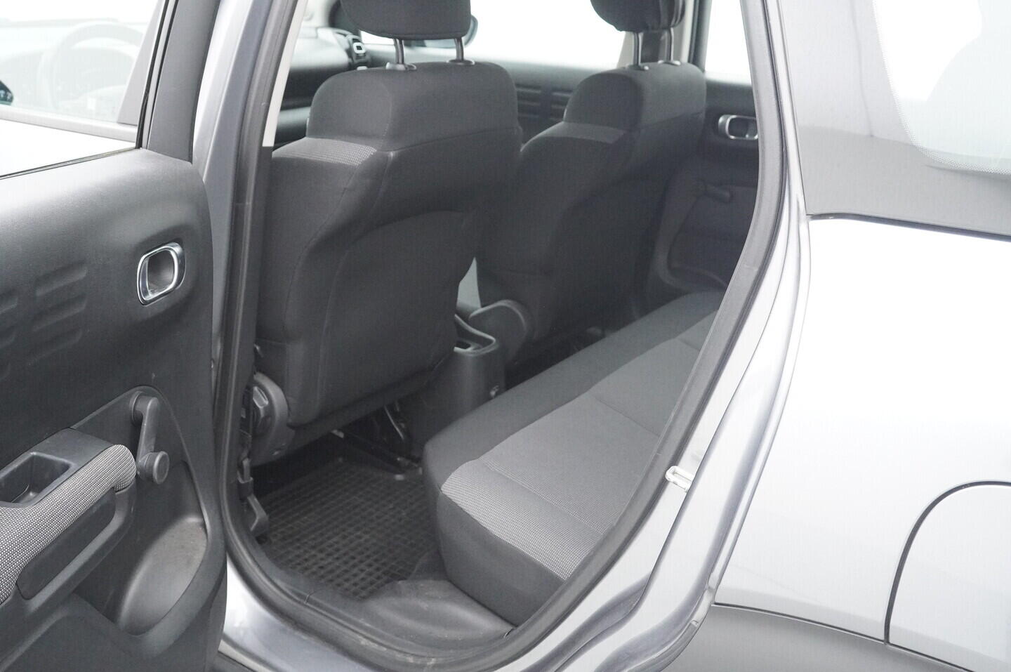 OZ190V01381_35.webp_C3 AIRCROSS  1.2  60 kW manuál