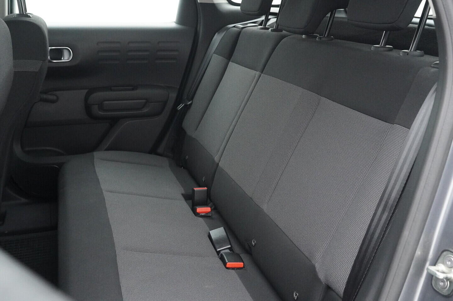 OZ190V01381_36.webp_C3 AIRCROSS  1.2  60 kW manuál