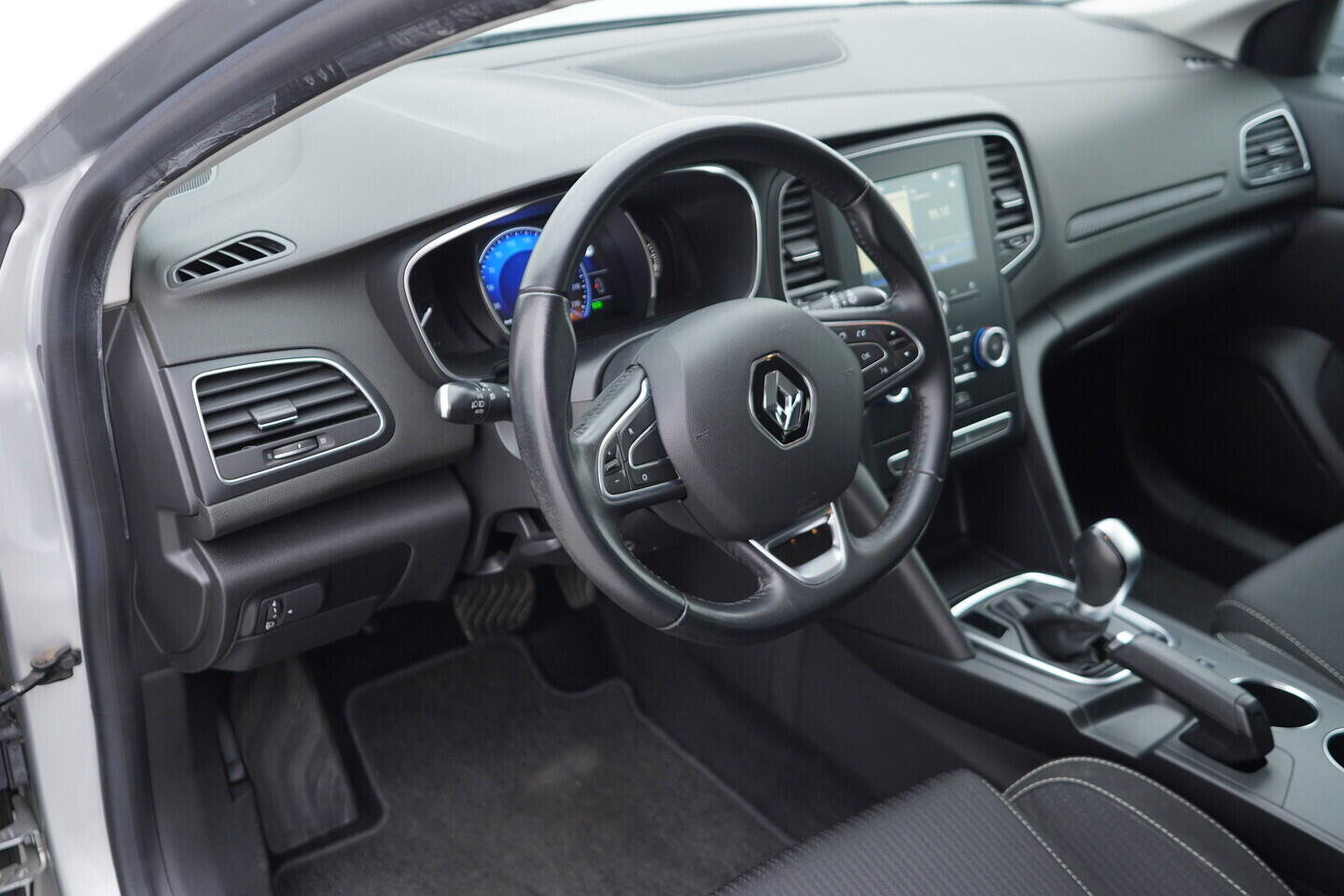 OZ190V01382_20.webp_MÉGANE Business 1.5 DCI 85 kW automat, DPH