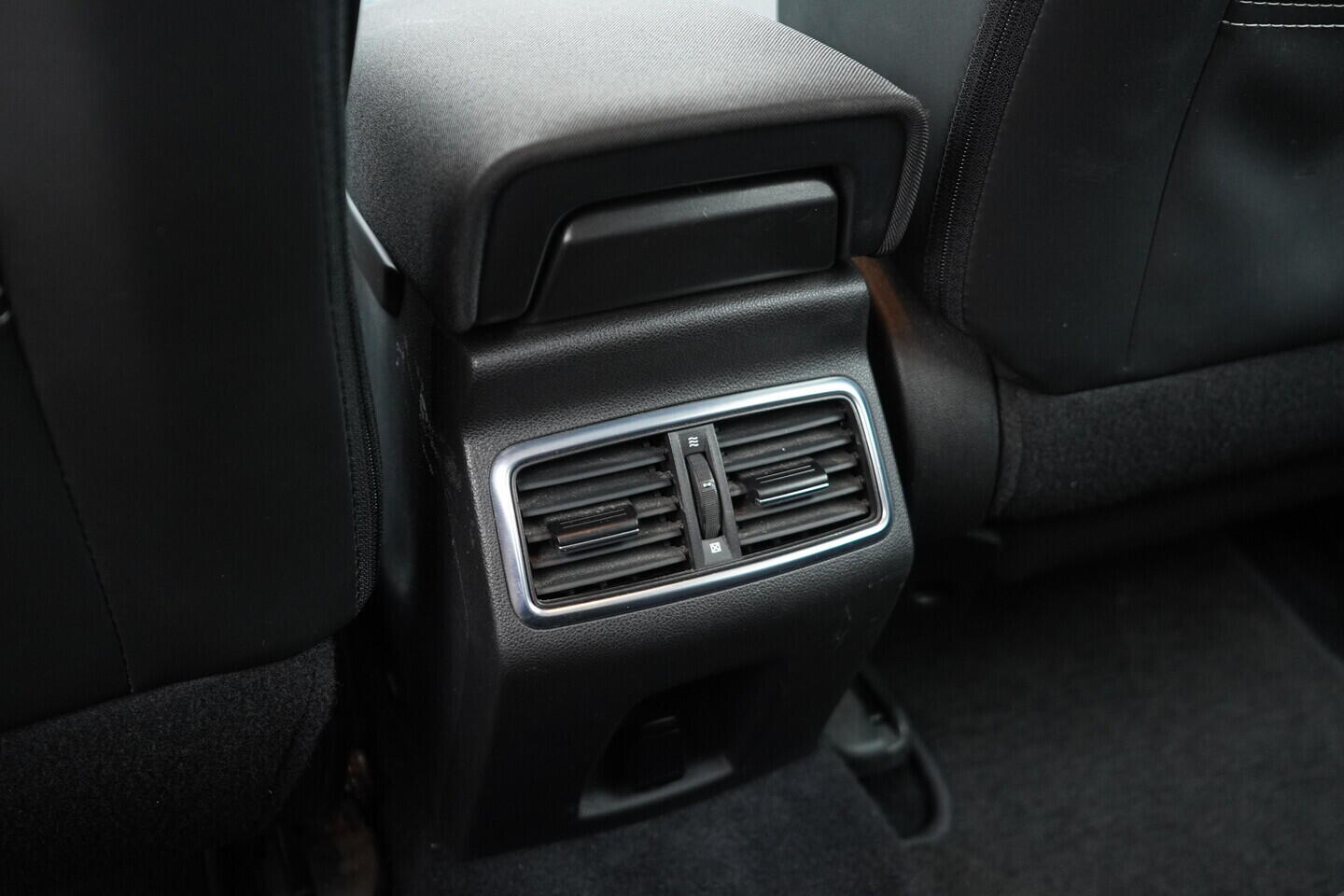 OZ190V01382_28.webp_MÉGANE Business 1.5 DCI 85 kW automat, DPH