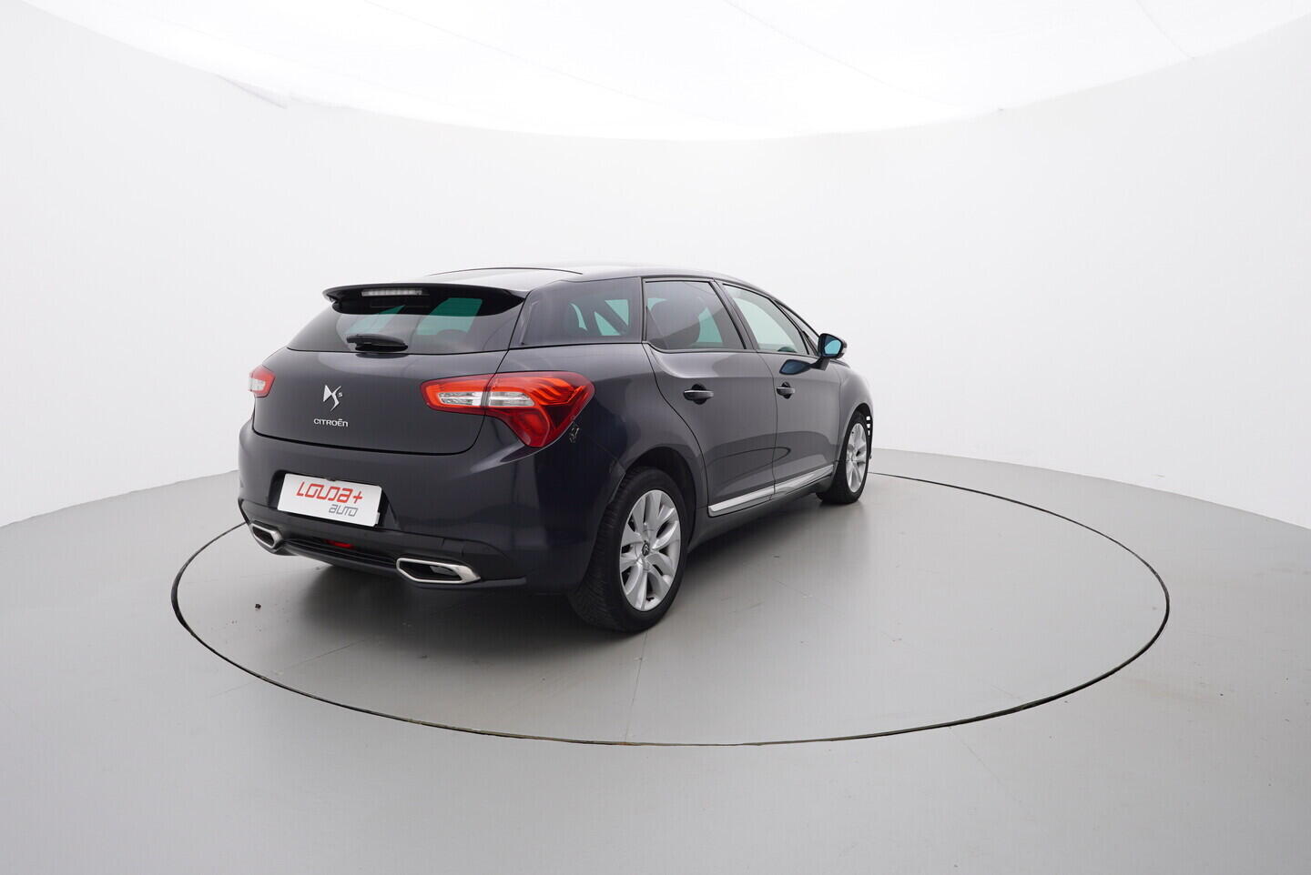 OZ190V01383_14.webp_DS5  2.0  133 kW automat