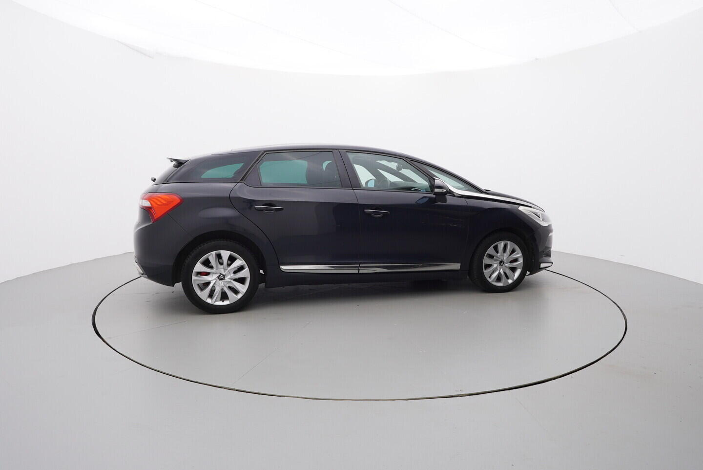 OZ190V01383_15.webp_DS5  2.0  133 kW automat