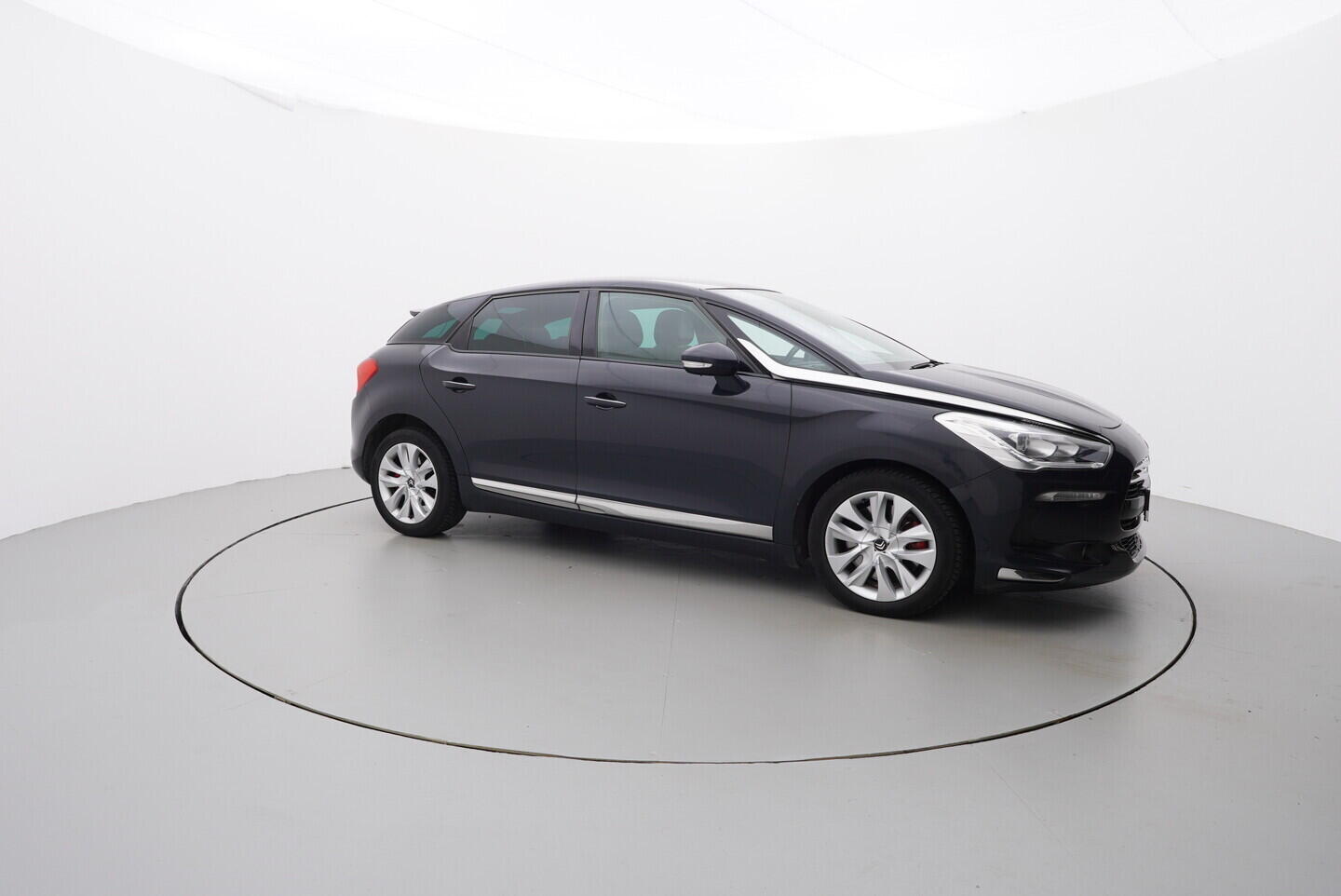 OZ190V01383_16.webp_DS5  2.0  133 kW automat