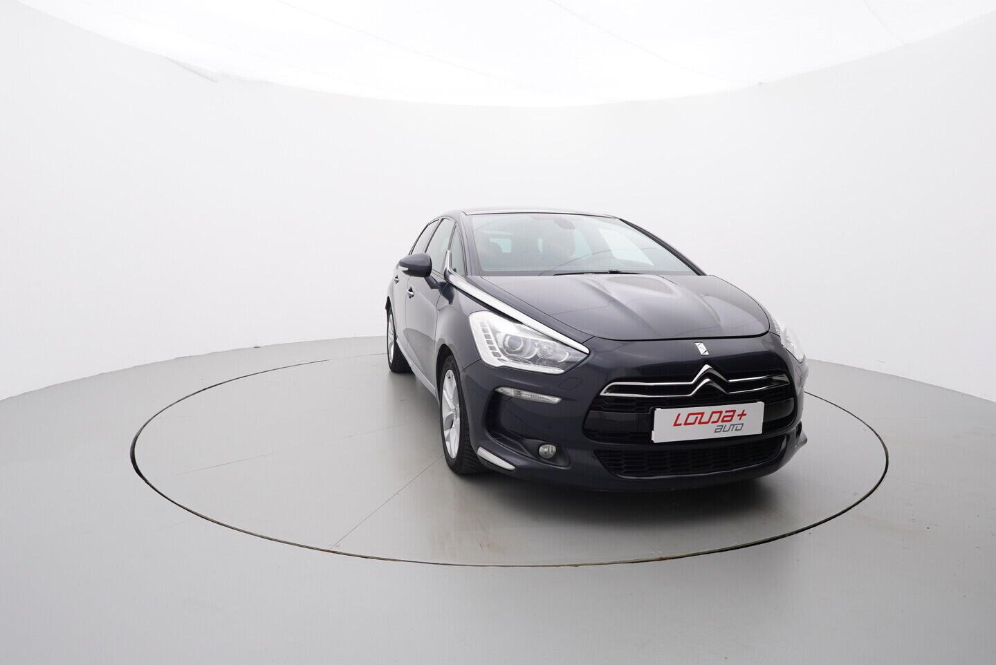 OZ190V01383_17.webp_DS5  2.0  133 kW automat