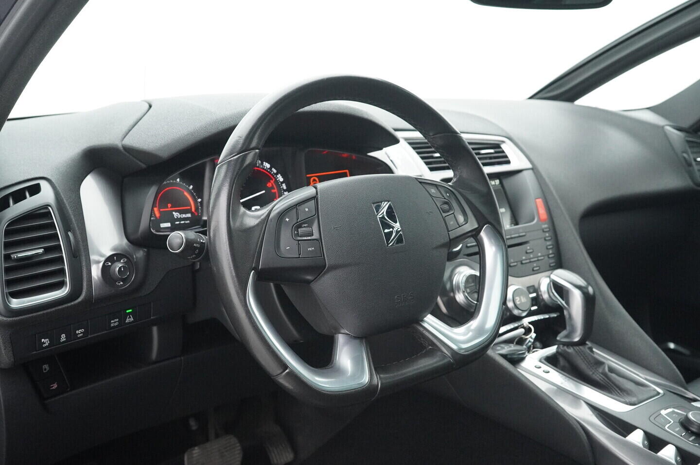 OZ190V01383_21.webp_DS5  2.0  133 kW automat