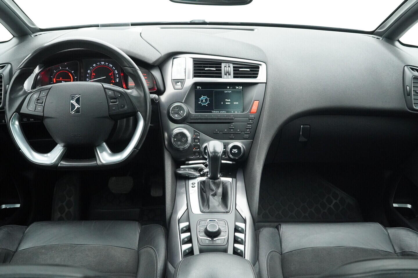 OZ190V01383_25.webp_DS5  2.0  133 kW automat