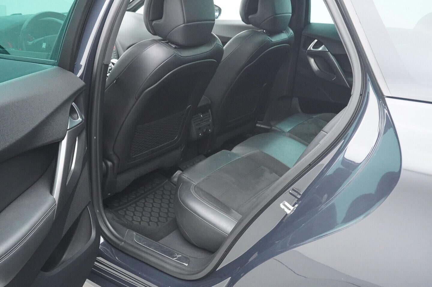 OZ190V01383_33.webp_DS5  2.0  133 kW automat