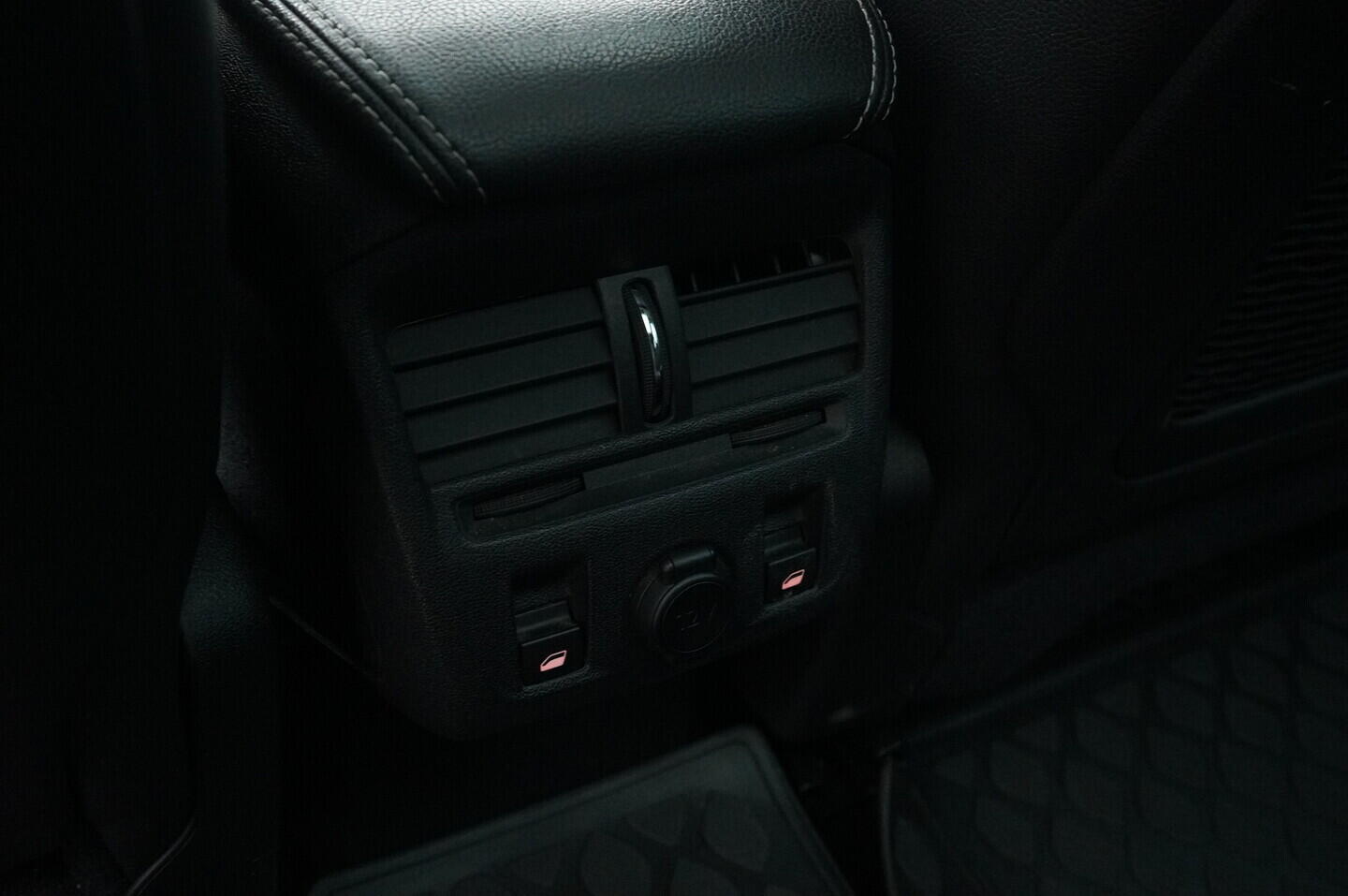 OZ190V01383_34.webp_DS5  2.0  133 kW automat