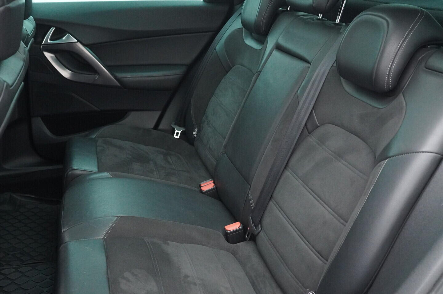 OZ190V01383_36.webp_DS5  2.0  133 kW automat