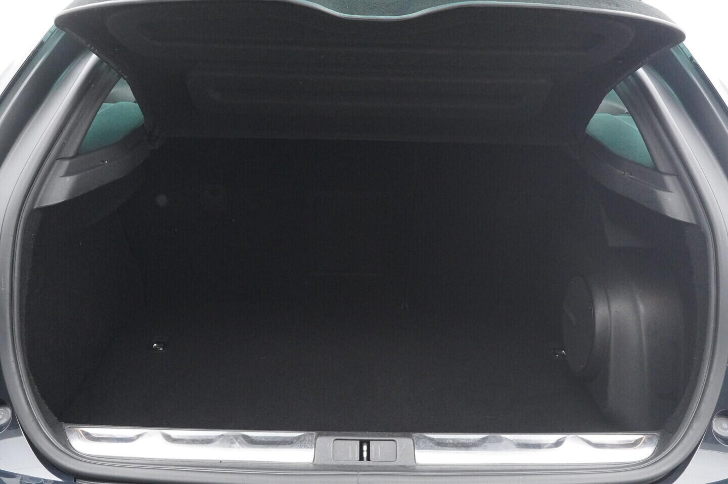 OZ190V01383_37.webp_DS5  2.0  133 kW automat