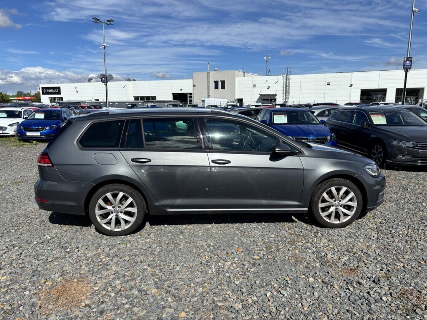 OZ190V01390_12.webp_GOLF VARIANT Comfortline 1.0 TSI 81 kW manuál