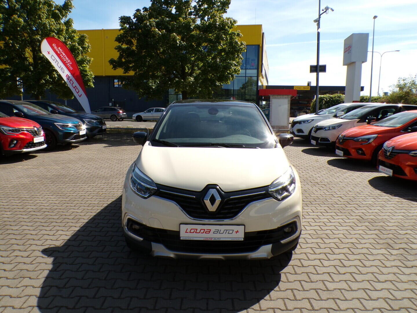 OZ190V01391_11.webp_CAPTUR Initiale 1.2 TCe 87 kW manuál
