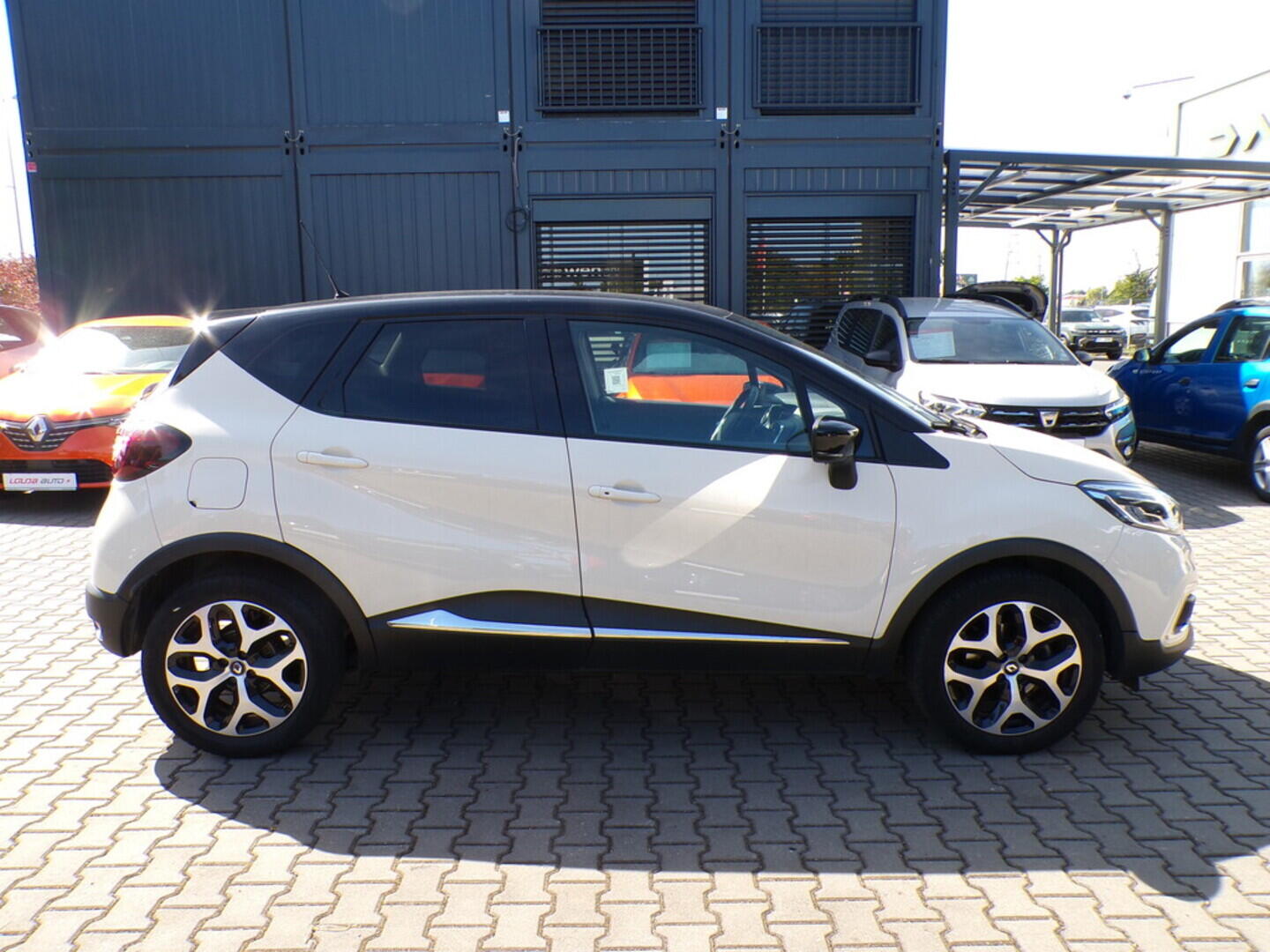 OZ190V01391_13.webp_CAPTUR Initiale 1.2 TCe 87 kW manuál