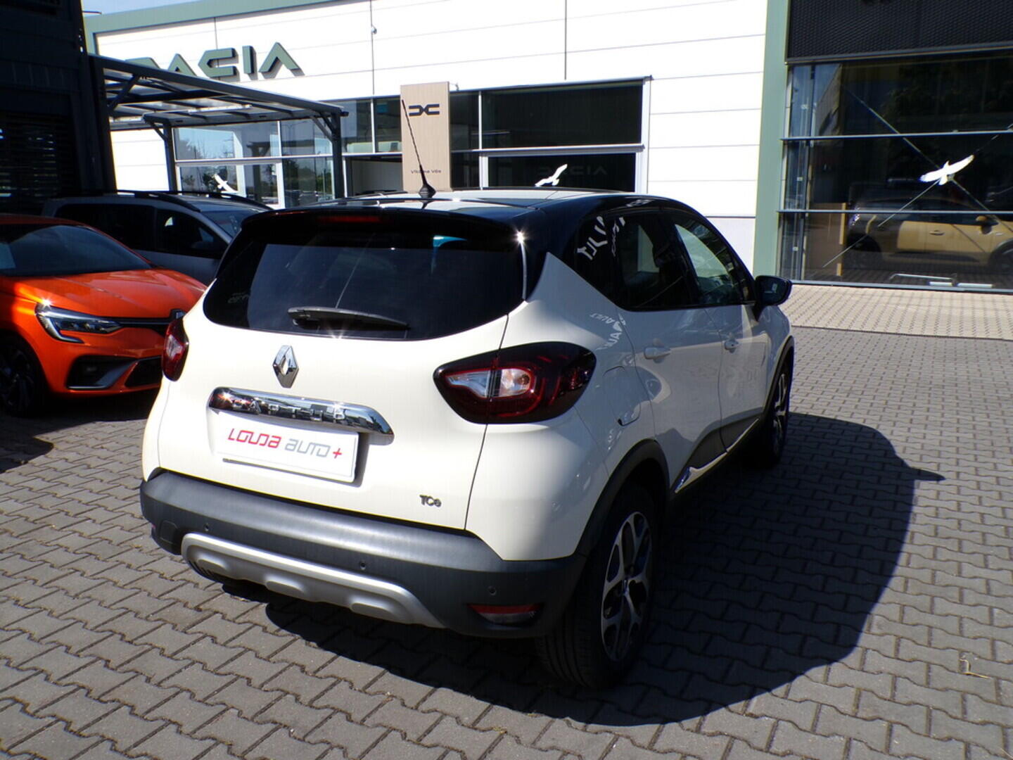 OZ190V01391_14.webp_CAPTUR Initiale 1.2 TCe 87 kW manuál