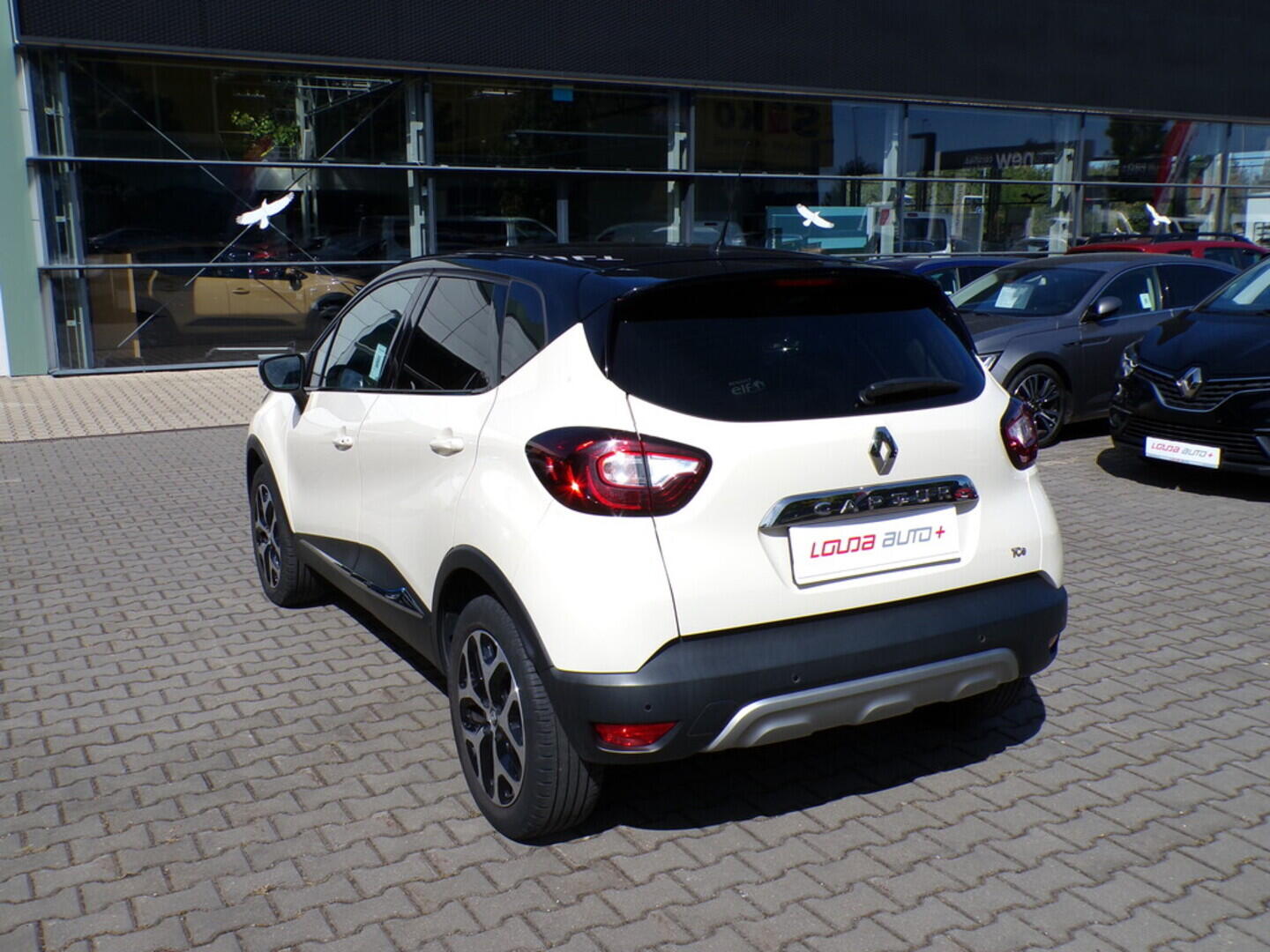 OZ190V01391_16.webp_CAPTUR Initiale 1.2 TCe 87 kW manuál