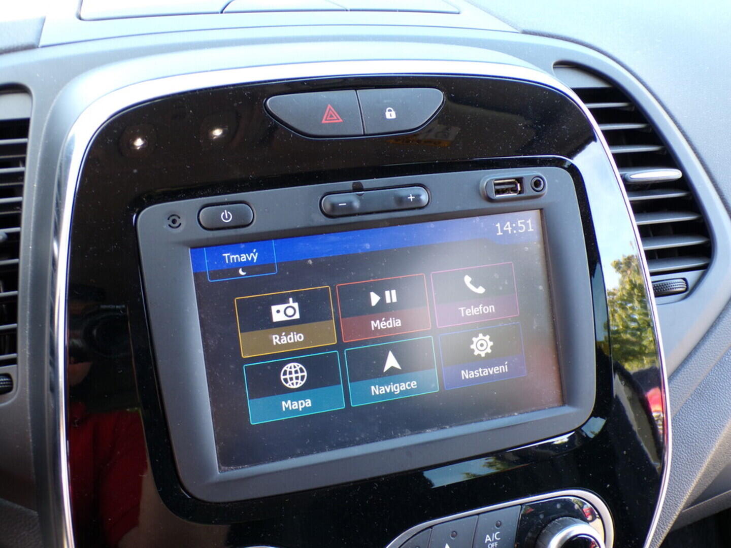 OZ190V01391_30.webp_CAPTUR Initiale 1.2 TCe 87 kW manuál
