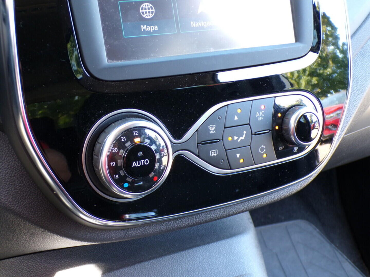 OZ190V01391_35.webp_CAPTUR Initiale 1.2 TCe 87 kW manuál