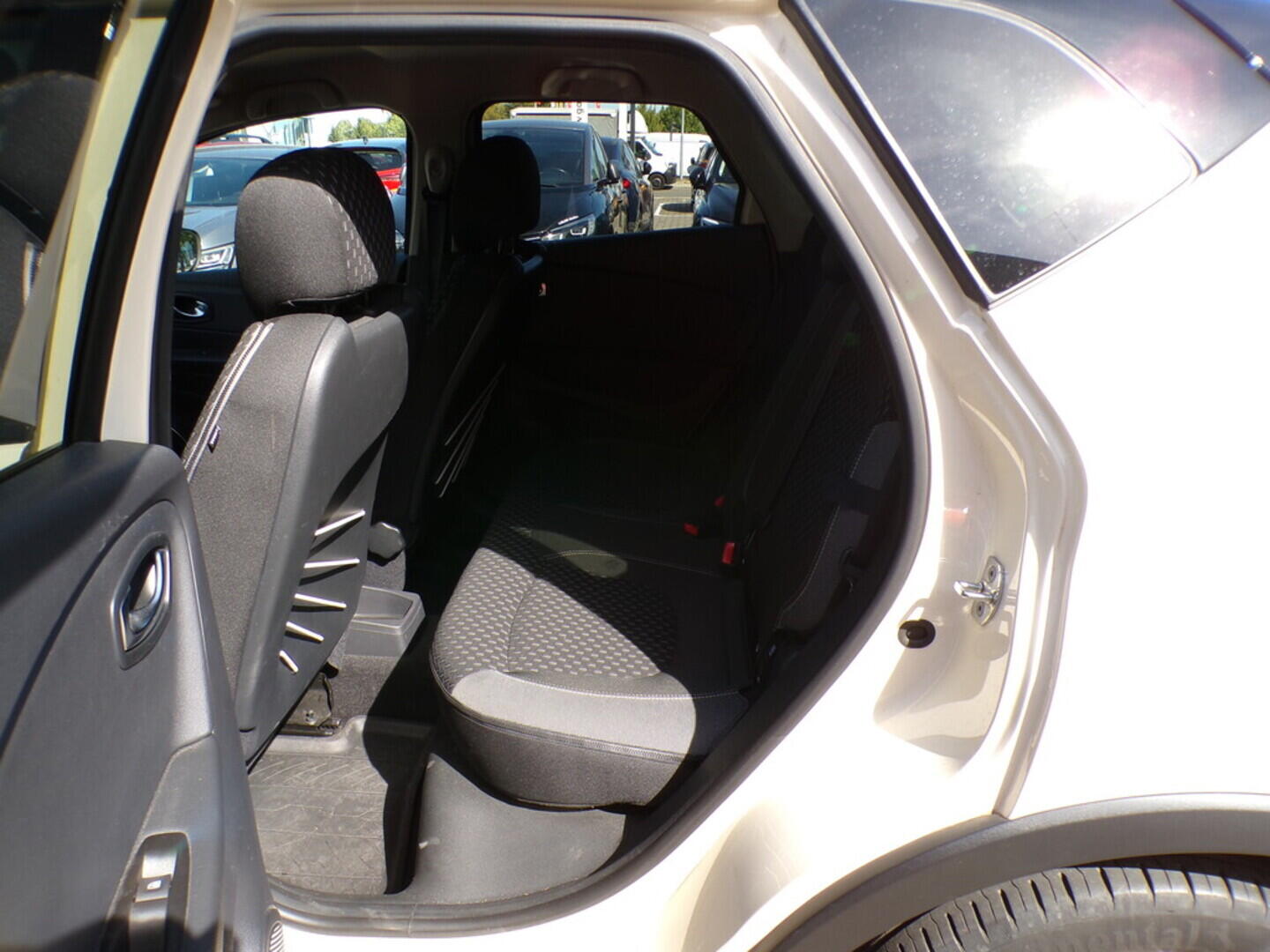 OZ190V01391_39.webp_CAPTUR Initiale 1.2 TCe 87 kW manuál