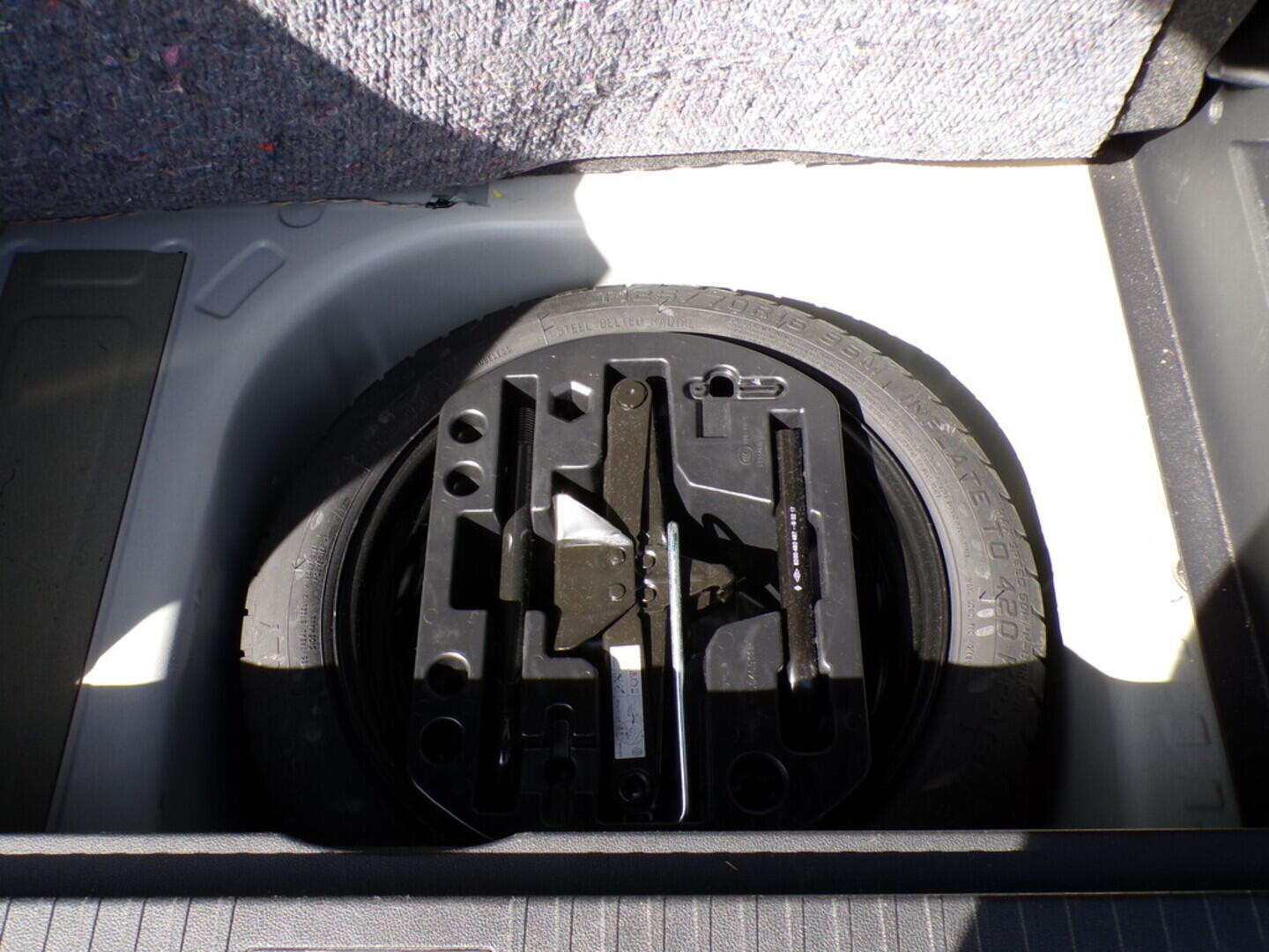 OZ190V01391_41.webp_CAPTUR Initiale 1.2 TCe 87 kW manuál