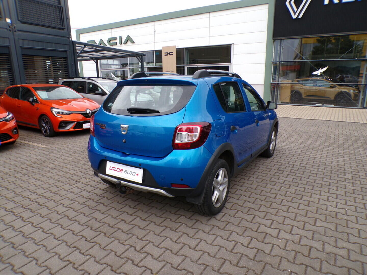 OZ190V01396_14.webp_SANDERO Stepway 0.9  66 kW manuál