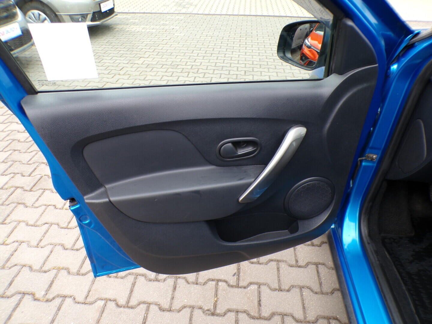 OZ190V01396_20.webp_SANDERO Stepway 0.9  66 kW manuál