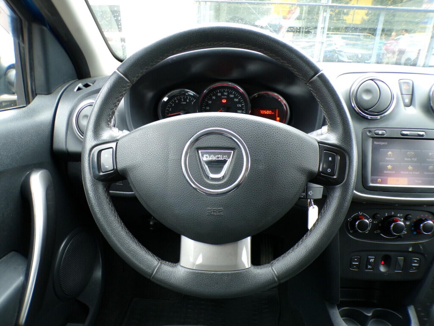OZ190V01396_22.webp_SANDERO Stepway 0.9  66 kW manuál