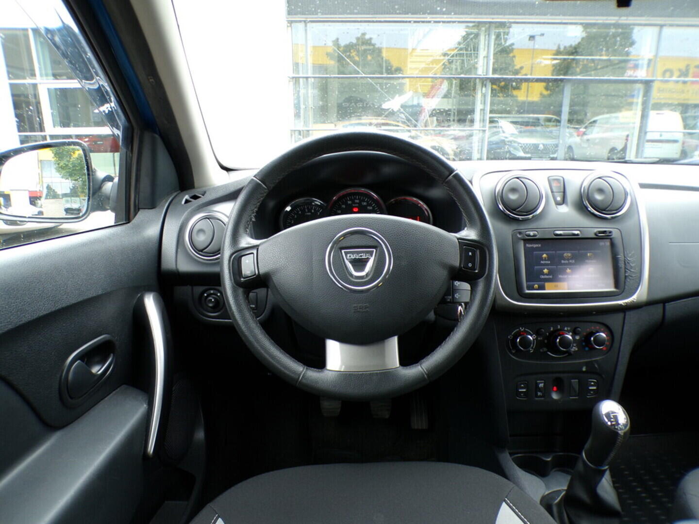 OZ190V01396_23.webp_SANDERO Stepway 0.9  66 kW manuál