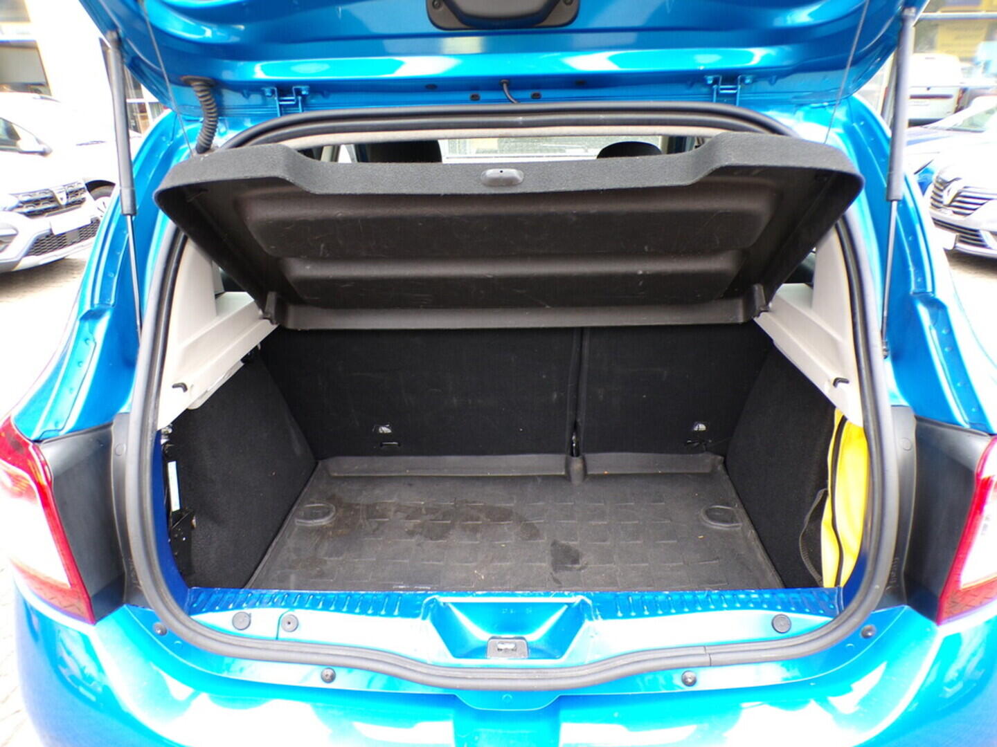 OZ190V01396_34.webp_SANDERO Stepway 0.9  66 kW manuál