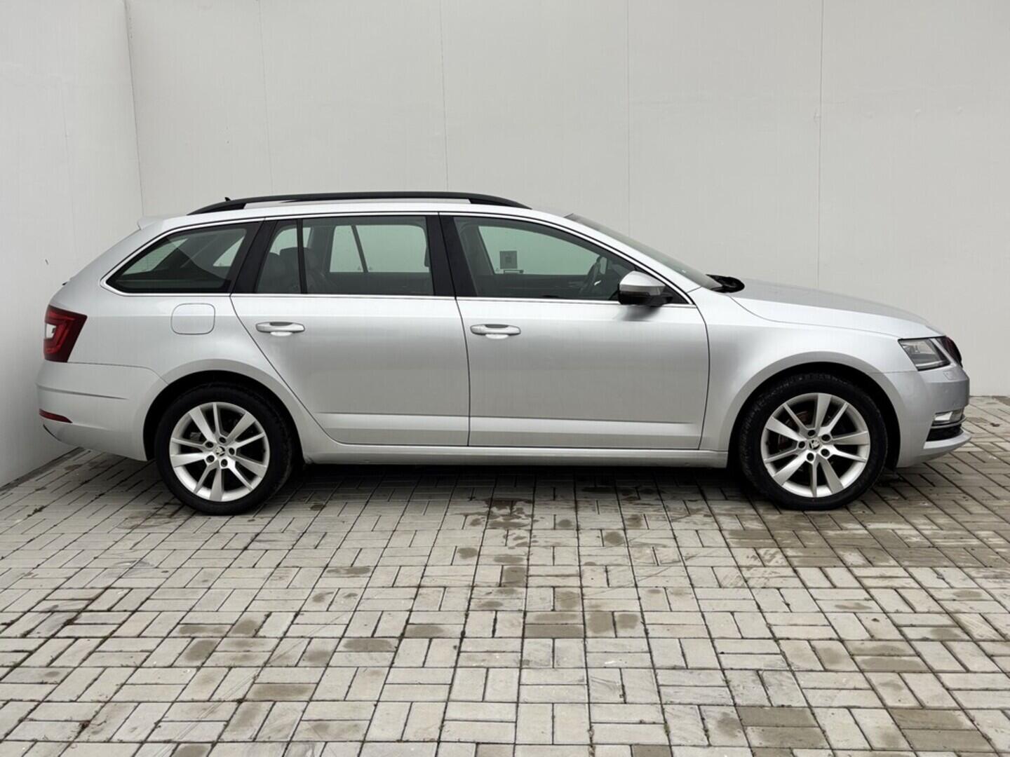 OZ190V01405_13.webp_OCTAVIA Style Plus 2.0 TDI 110 kW automat