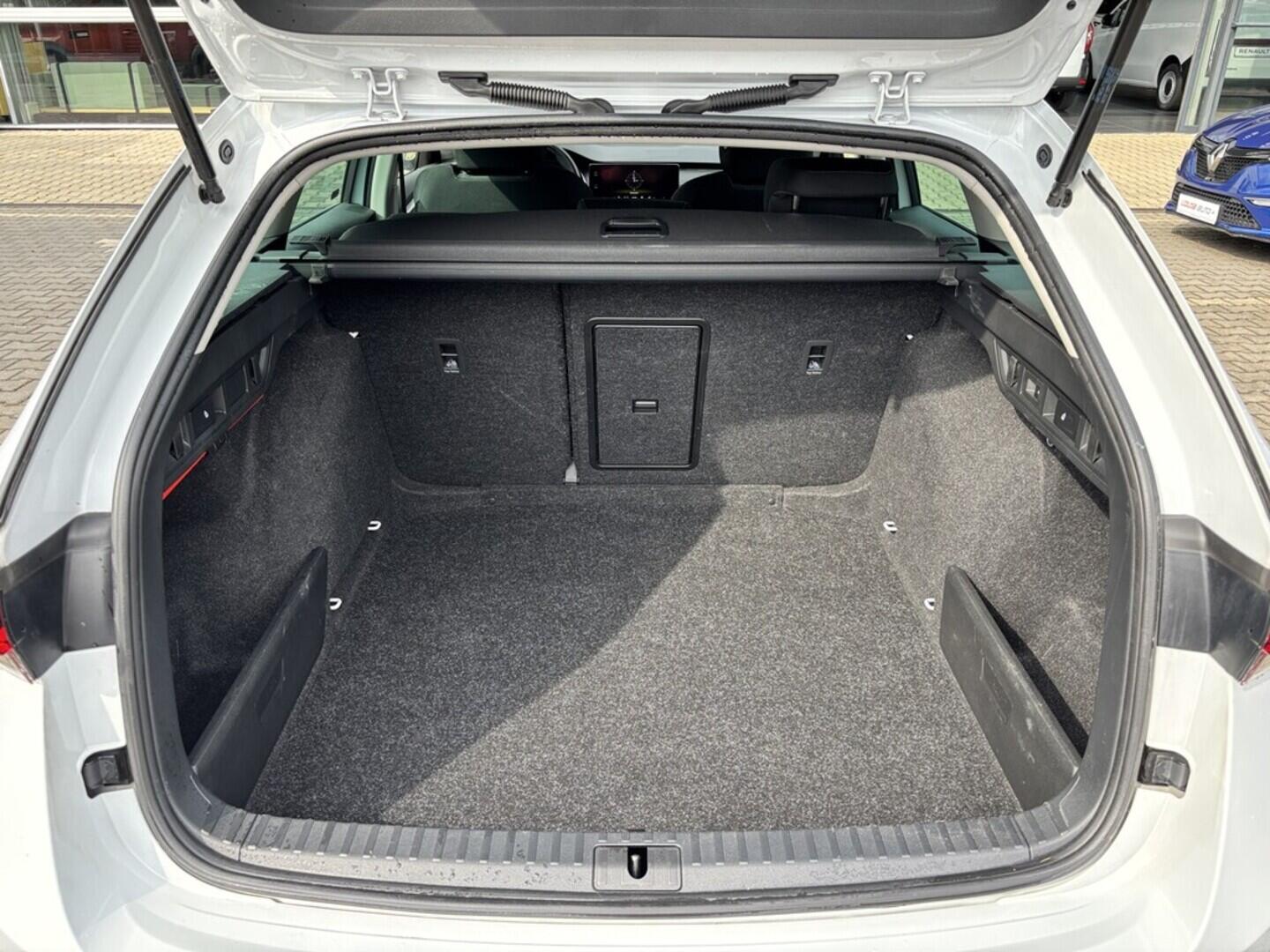OZ190V01412_44.webp_OCTAVIA Style 1.5 TSI 110 kW automat, DPH