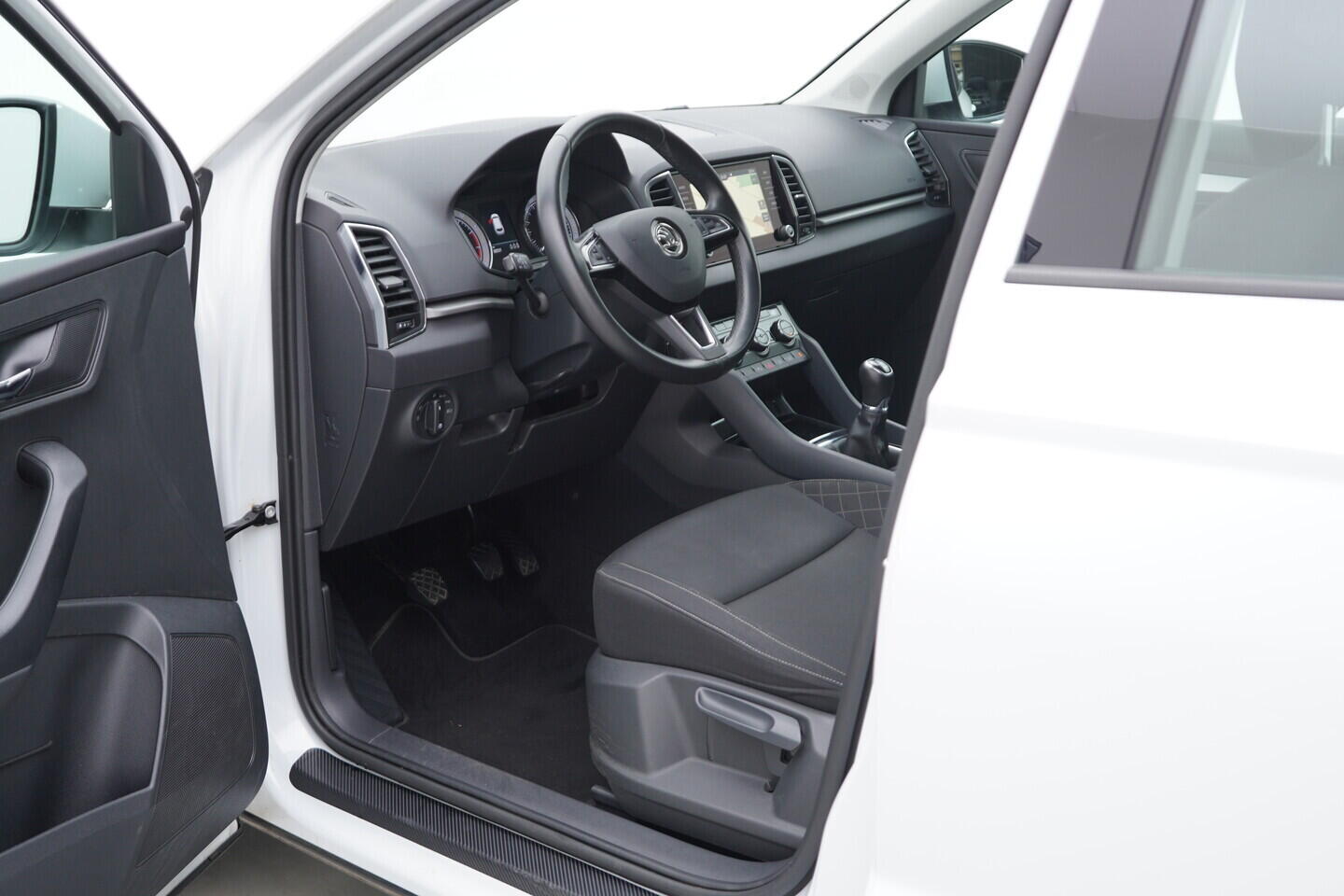OZ190V01427_18.webp_KAROQ Style 1.0 TSI 85 kW manuál