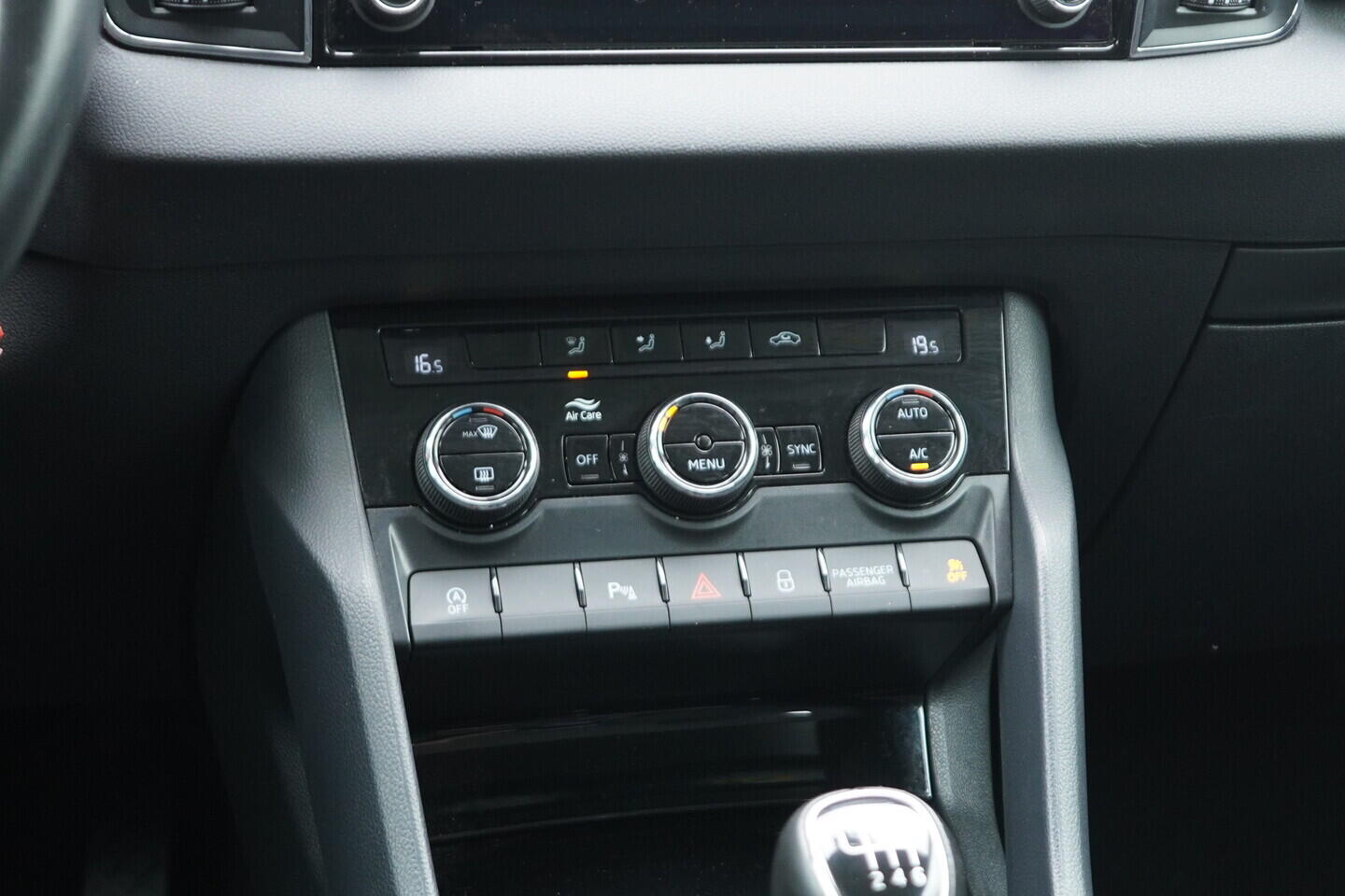 OZ190V01427_31.webp_KAROQ Style 1.0 TSI 85 kW manuál