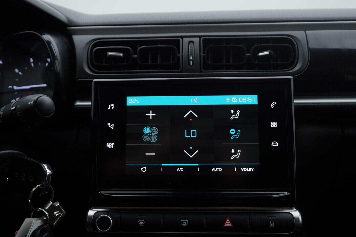 OZ190V01428_31.webp_C3 FEEL Black Edition 1.2  60 kW manuál, DPH