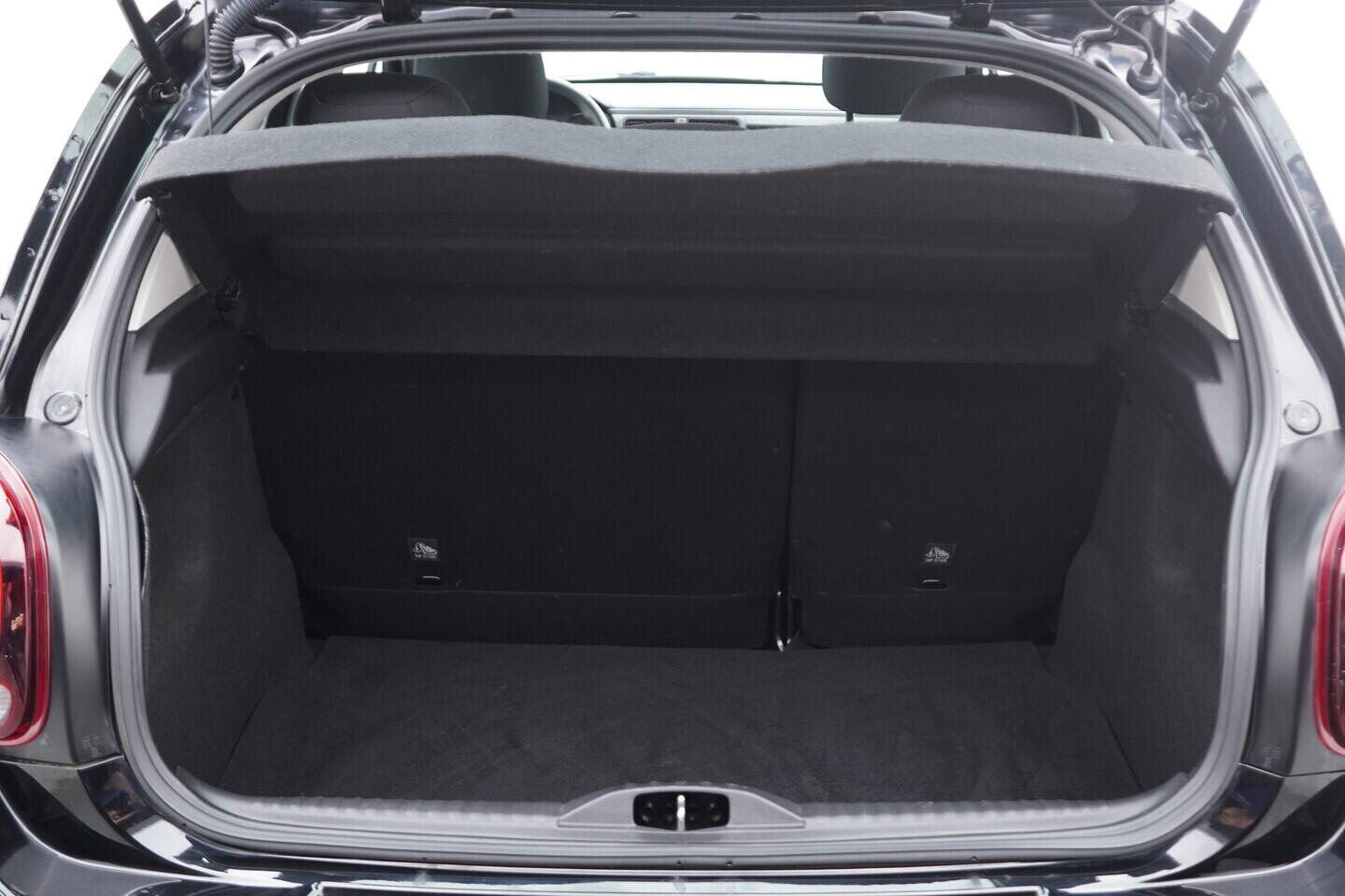 OZ190V01428_35.webp_C3 FEEL Black Edition 1.2  60 kW manuál, DPH