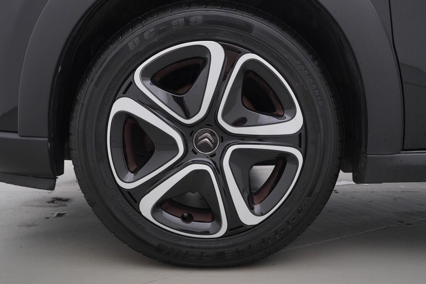 OZ190V01428_36.webp_C3 FEEL Black Edition 1.2  60 kW manuál, DPH