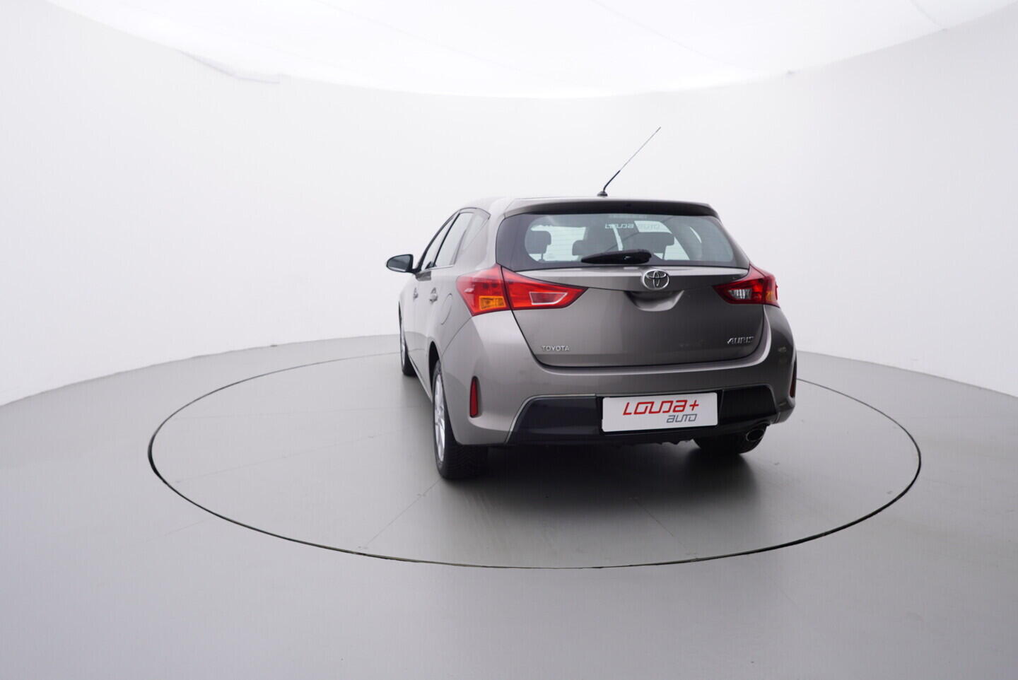 OZ190V01432_13.webp_AURIS Life+ 1.6  97 kW manuál