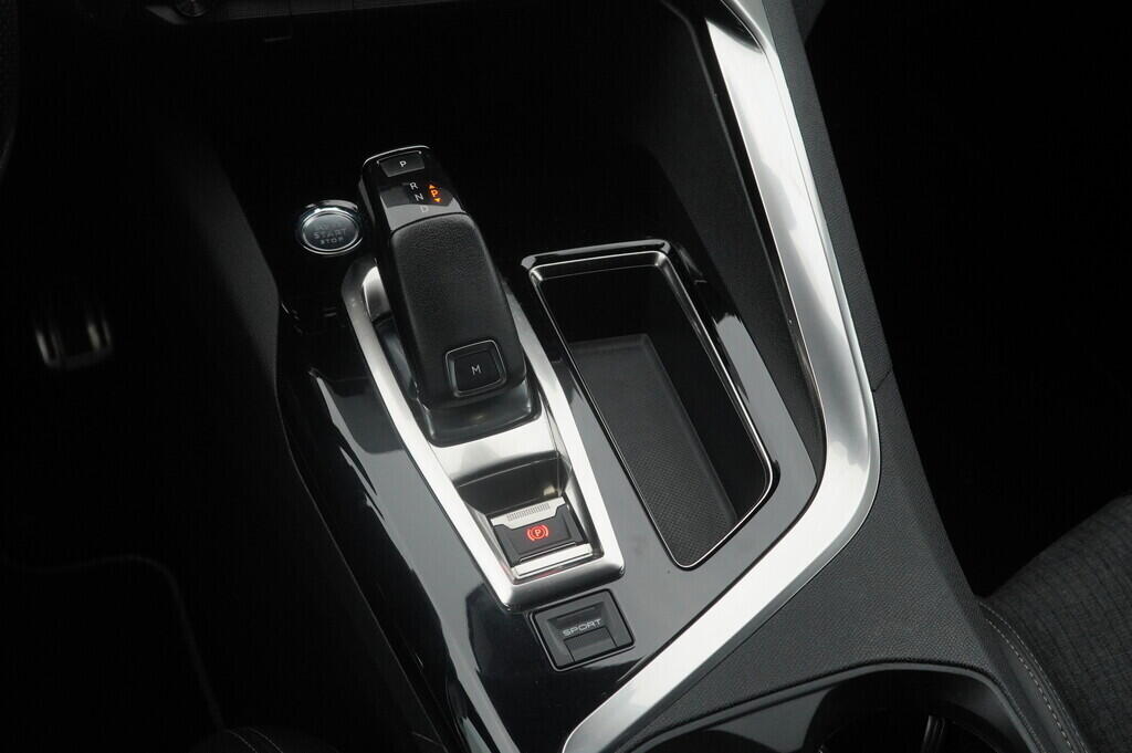 OZ190V01434_28.webp_3008 GT Line 2.0 BlueHDi 130 kW automat, DPH