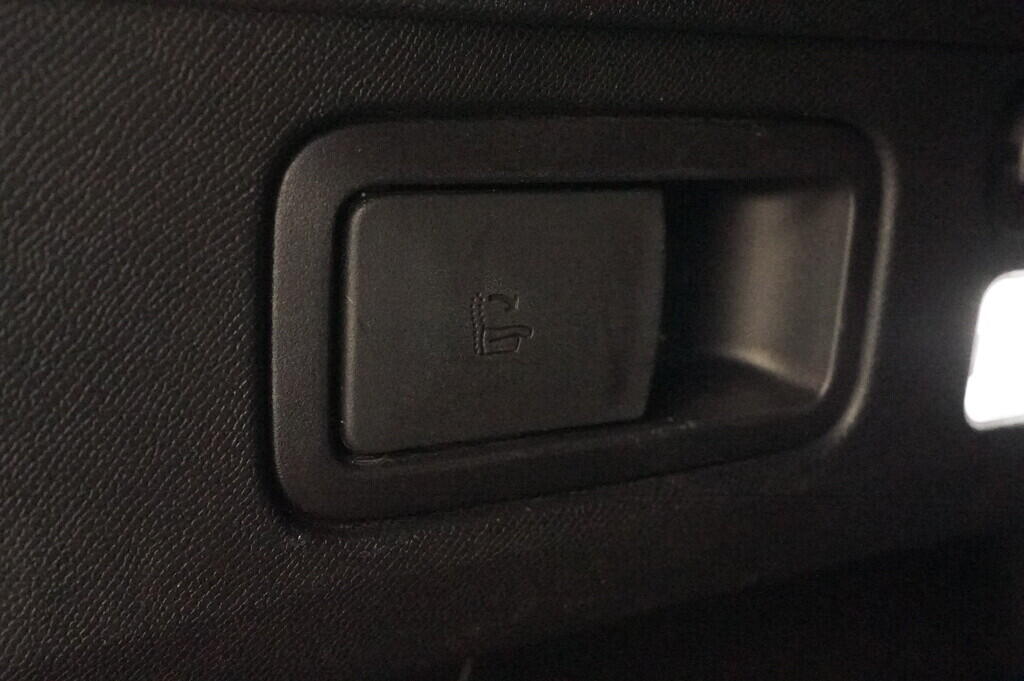 OZ190V01434_30.webp_3008 GT Line 2.0 BlueHDi 130 kW automat, DPH