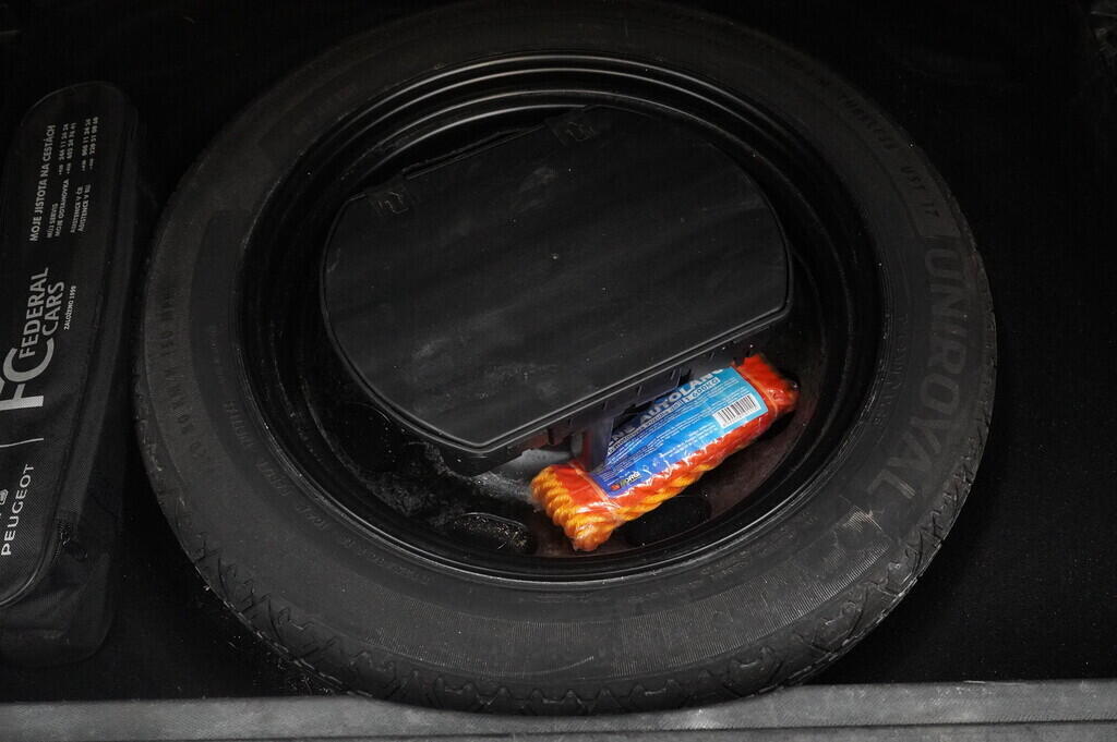 OZ190V01434_32.webp_3008 GT Line 2.0 BlueHDi 130 kW automat, DPH