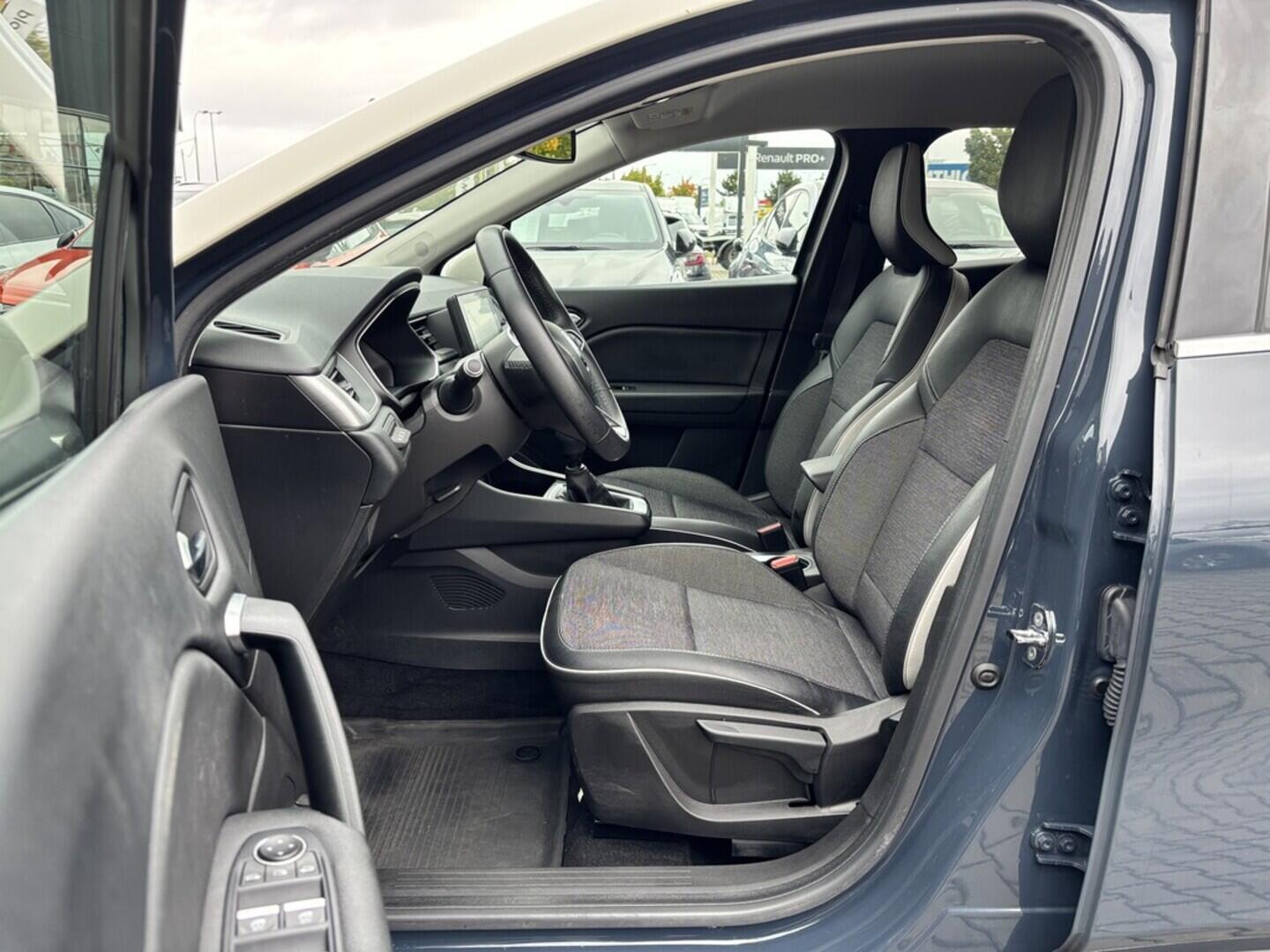 OZ190V01439_18.webp_CAPTUR Intens 1.0 TCe _ kW manuál