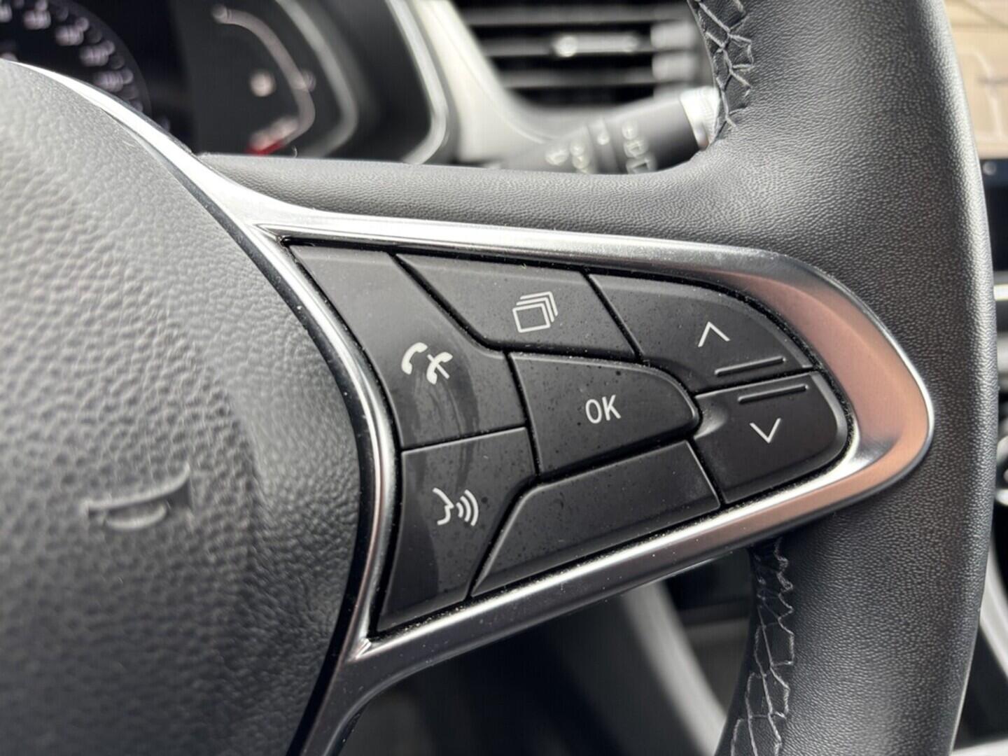 OZ190V01439_26.webp_CAPTUR Intens 1.0 TCe _ kW manuál