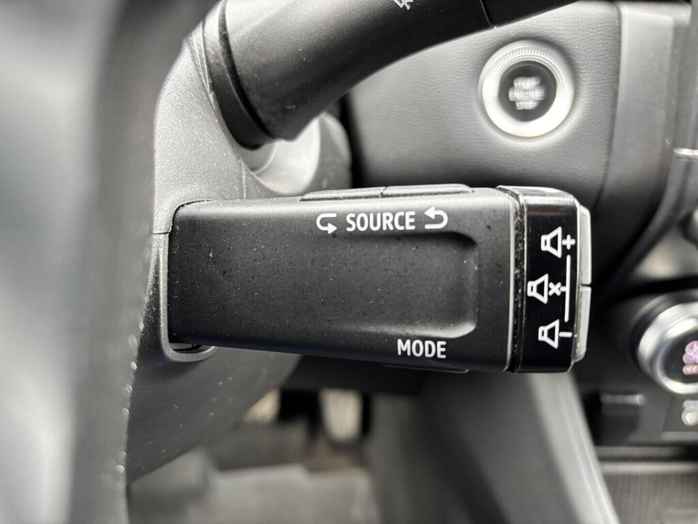 OZ190V01439_27.webp_CAPTUR Intens 1.0 TCe _ kW manuál