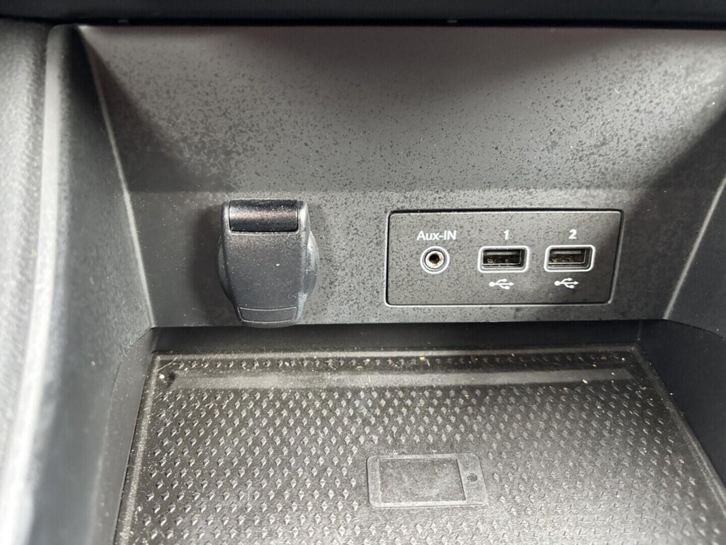 OZ190V01439_38.webp_CAPTUR Intens 1.0 TCe _ kW manuál