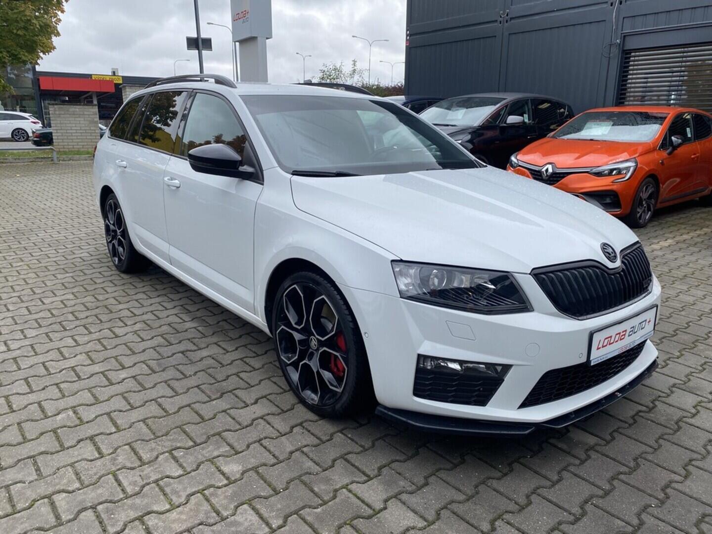 OZ190V01445_11.webp_OCTAVIA RS 230 2.0 TSI 169 kW manuál