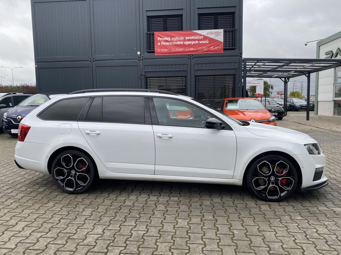 OZ190V01445_13.webp_OCTAVIA RS 230 2.0 TSI 169 kW manuál