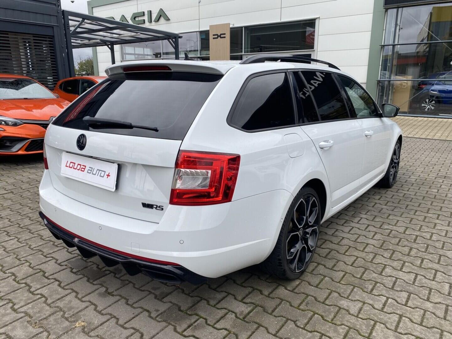 OZ190V01445_14.webp_OCTAVIA RS 230 2.0 TSI 169 kW manuál