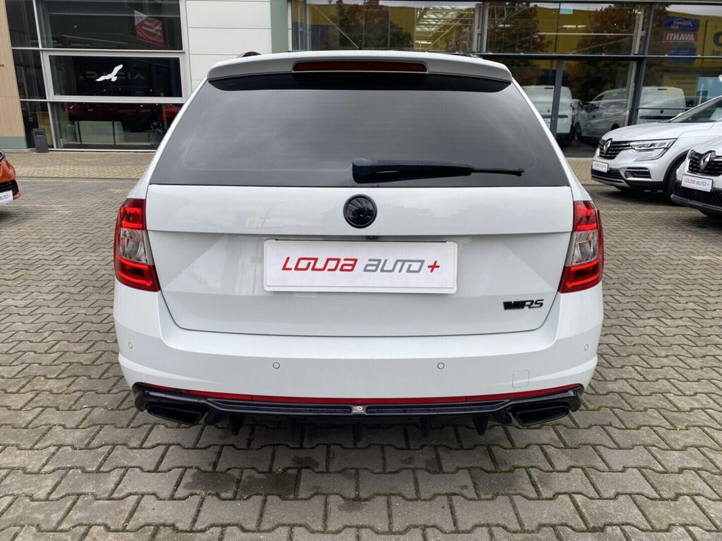 OZ190V01445_15.webp_OCTAVIA RS 230 2.0 TSI 169 kW manuál
